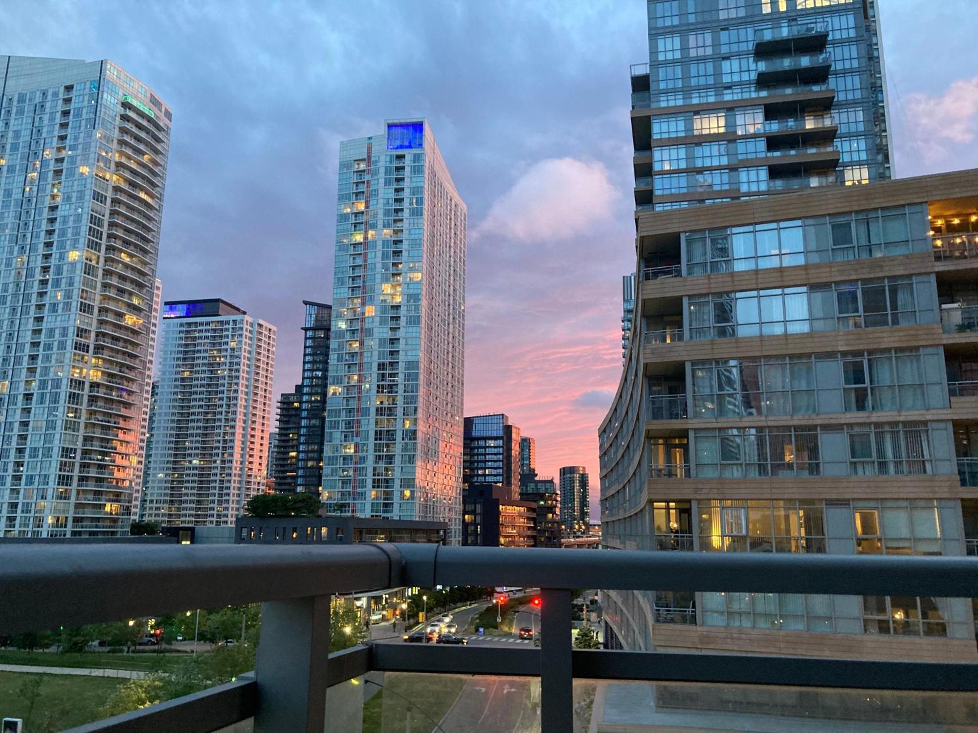 3Bdrm Lake View Condo In Toronto Dış mekan fotoğraf